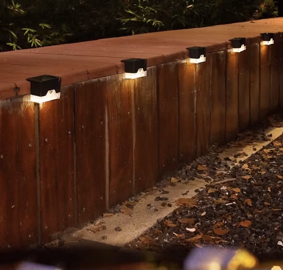 Lampada solare per scale a LED impermeabile all'ingrosso per la decorazione del giardino, luce solare per recinzione da giardino di alta qualità, luce calda per la decorazione del giardino a LED
