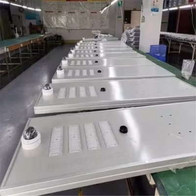 Progetto Lampione stradale solare a LED super luminoso IP66 100W 200W 300W a risparmio energetico di alta qualità